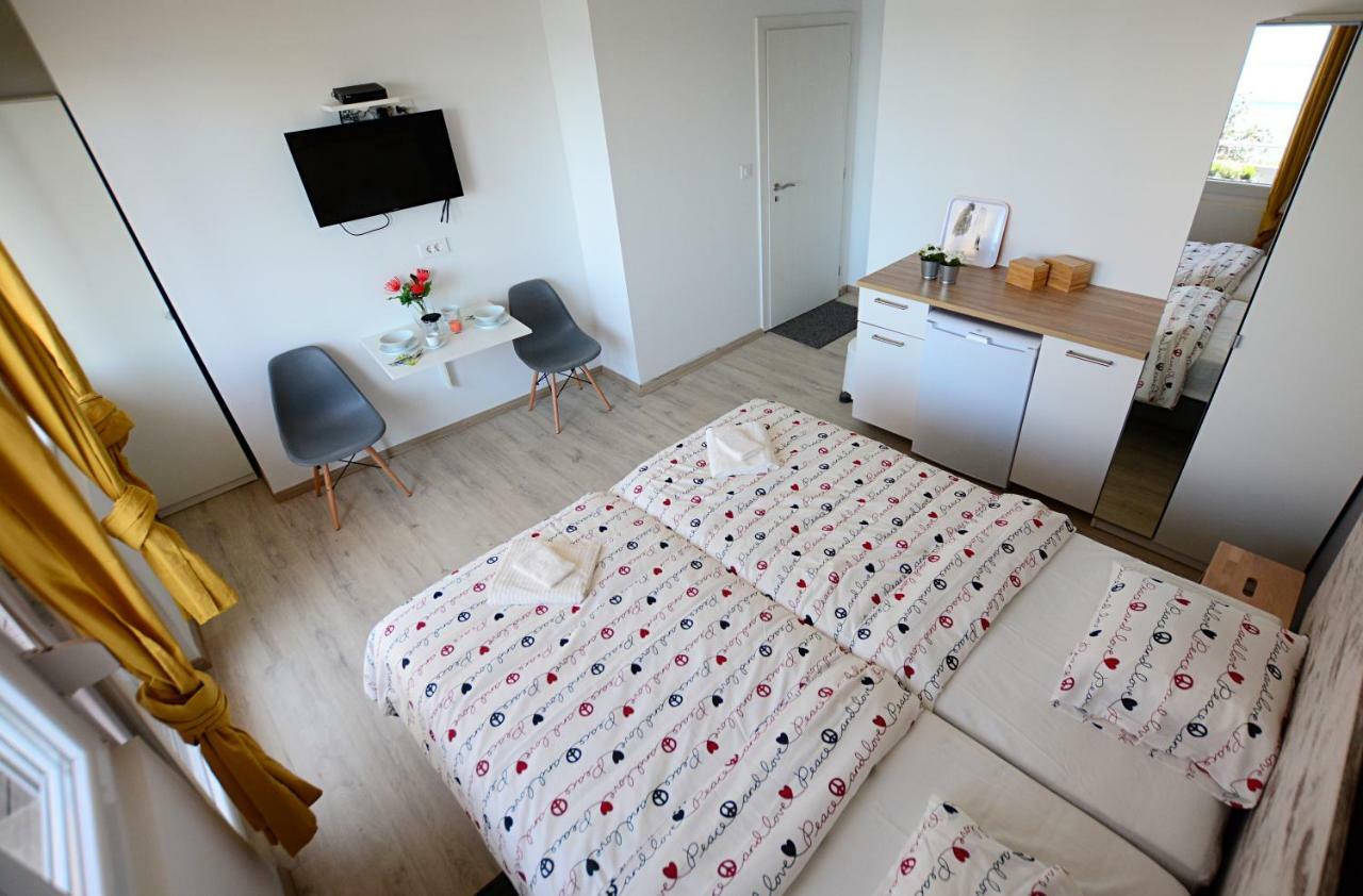 זאדאר Nora Rooms מראה חיצוני תמונה